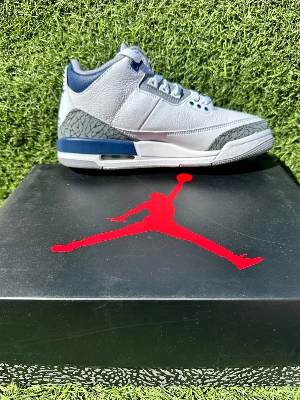 Air Jordan 3 Retro GS White/Cement/Midnight Navy Blue, Size 6.5Y